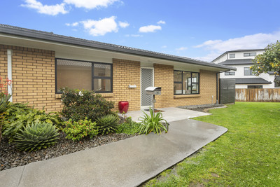 Two bedroom villa with carport